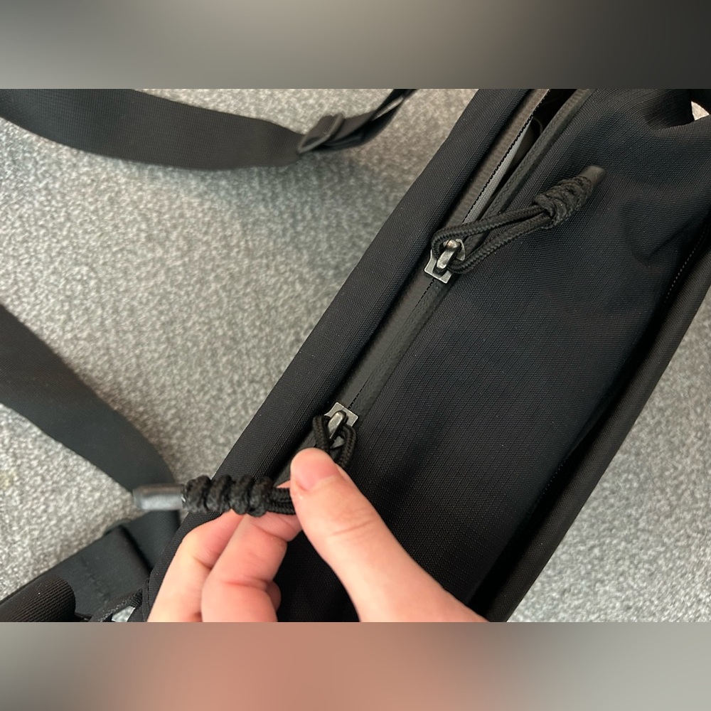 NWT Bellroy Venture Sling 6L - Black - Picture 2 of 9